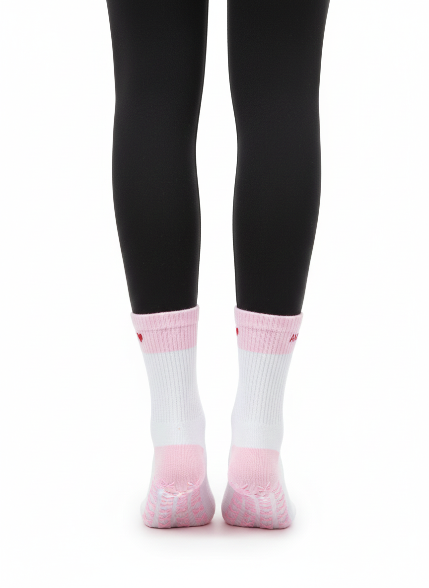 gripsocken_gripsocks_pilates_amore_rosa_weiß_white_weiss_pilates_yoga_red_lagree_reformer_barre_rot_pink_socken_studiopranique
